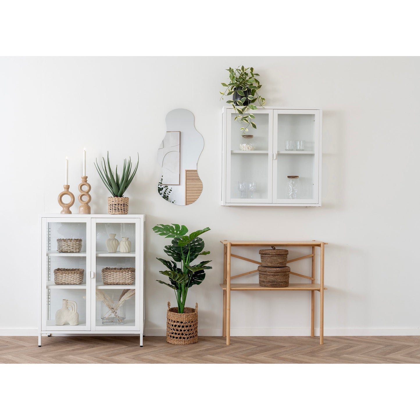 Vitrine Suspensa Brisbane em Aço Branco com 2 Portas de Vidro — 80 × 18 × 80 cm