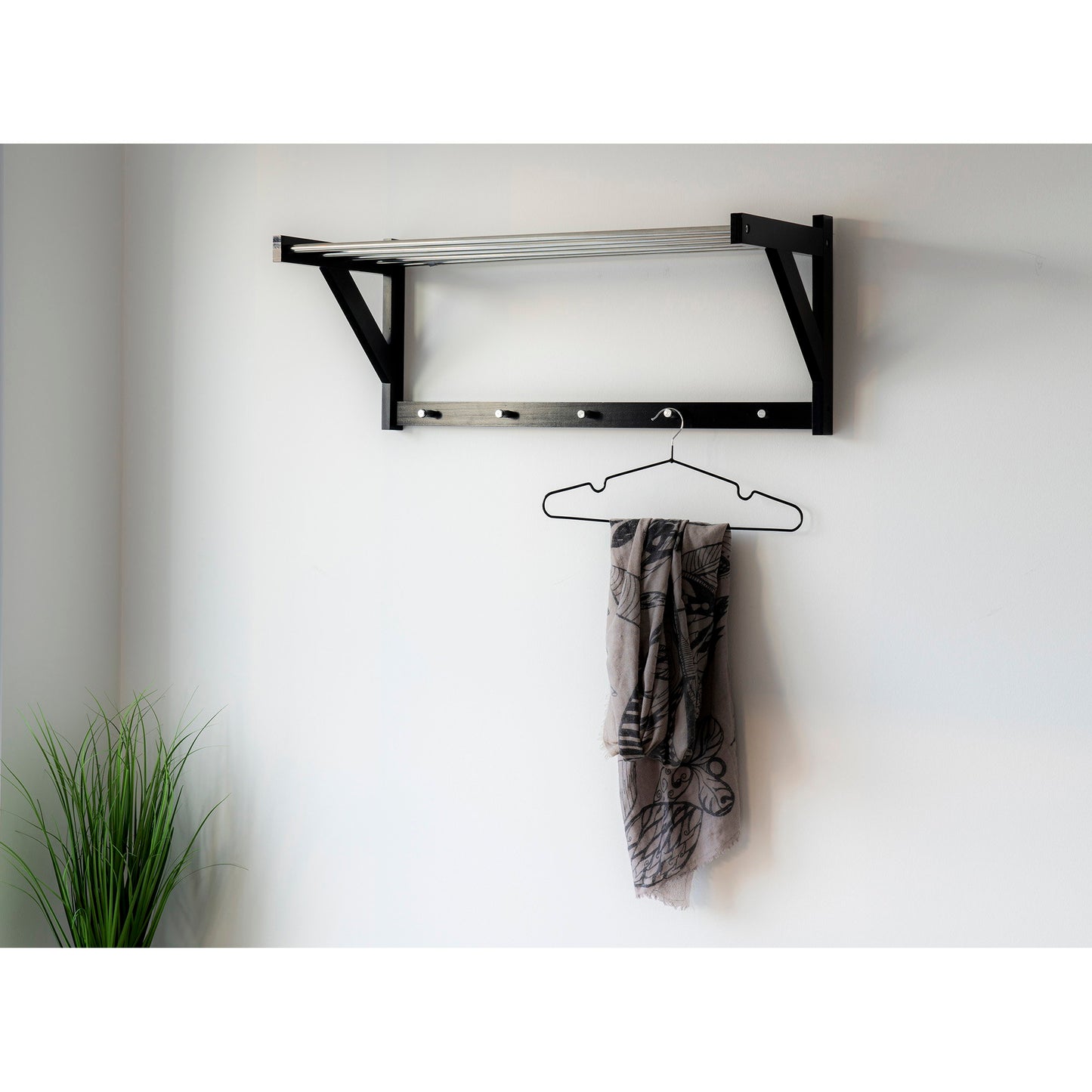 Prateleira de Entrada Padova em Madeira e Aço Preto, com Cabides — 78 × 32 cm