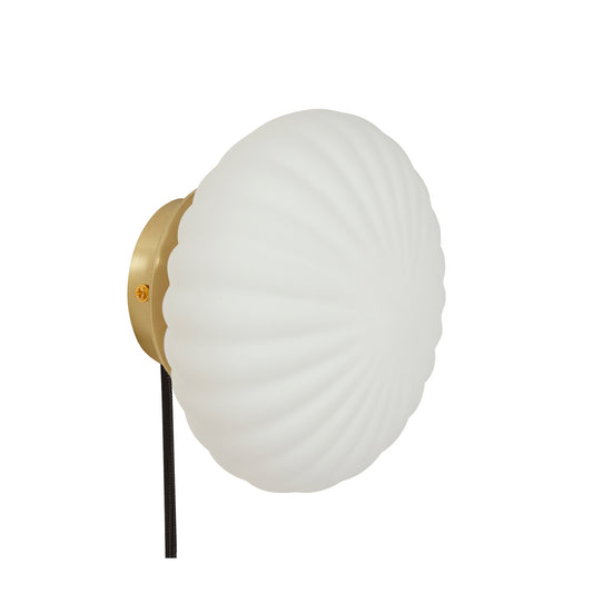 Aplique de Parede Kumu em Vidro Soprado à Boca e Latão, Branco — Ø 18 × 12 cm