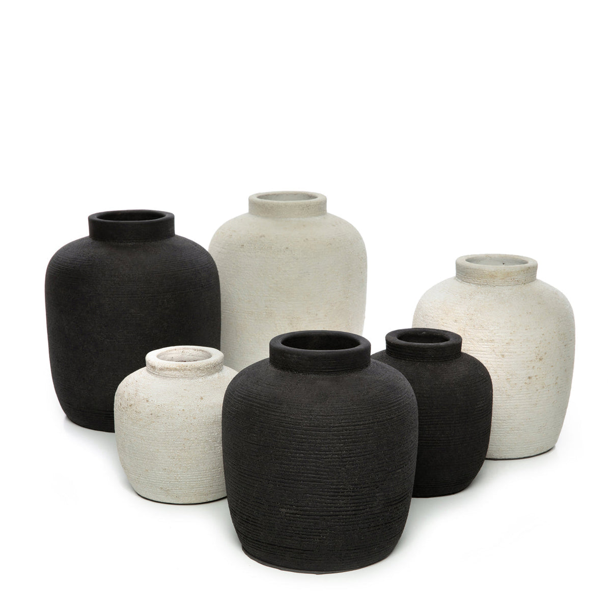 Peaky Terracotta Pot — Black — M