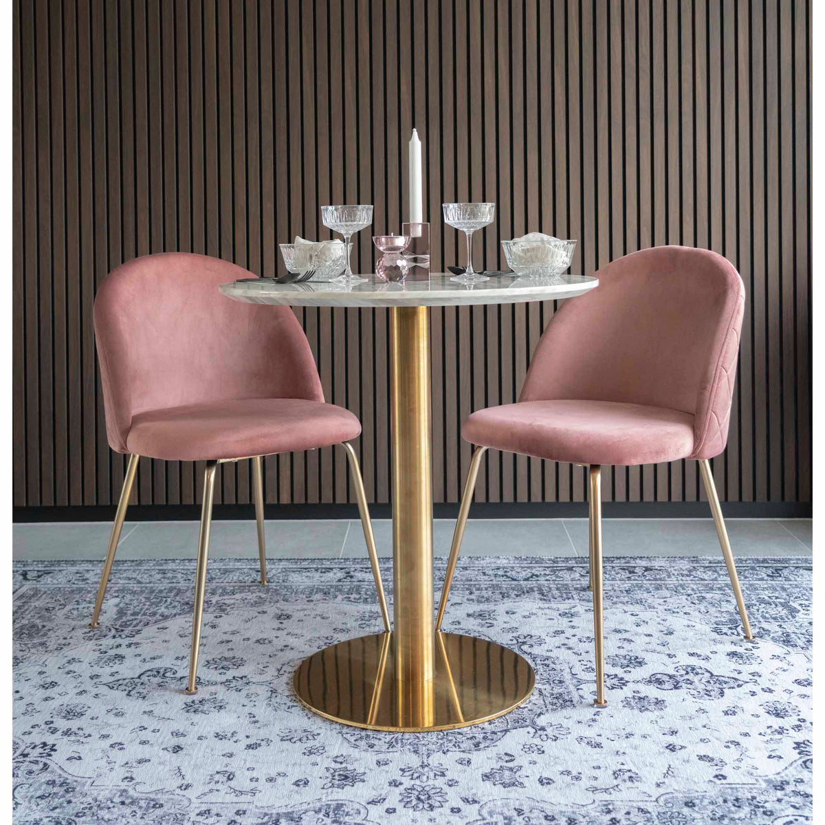 Cadeira de Jantar Geneve em Veludo Rosa, Pés Cor Latão