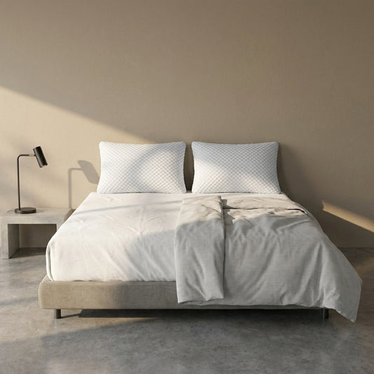 Conjunto de 2 almofadas de dormir ajustáveis em espuma viscoelástica, 50 × 70 cm, numa cama de casal