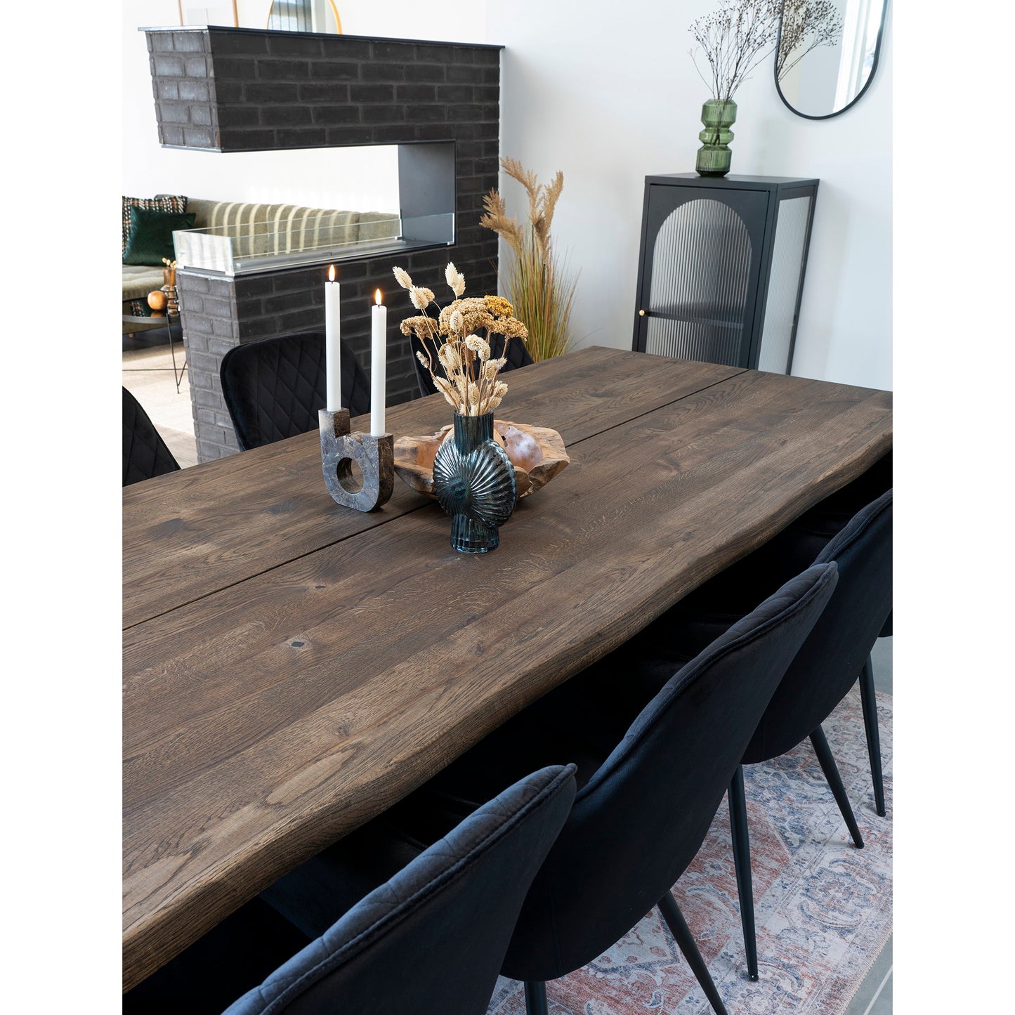 Vitrine Adelaide em Aço Preto com Porta de Vidro Canelado — 50 × 35 × 110 cm
