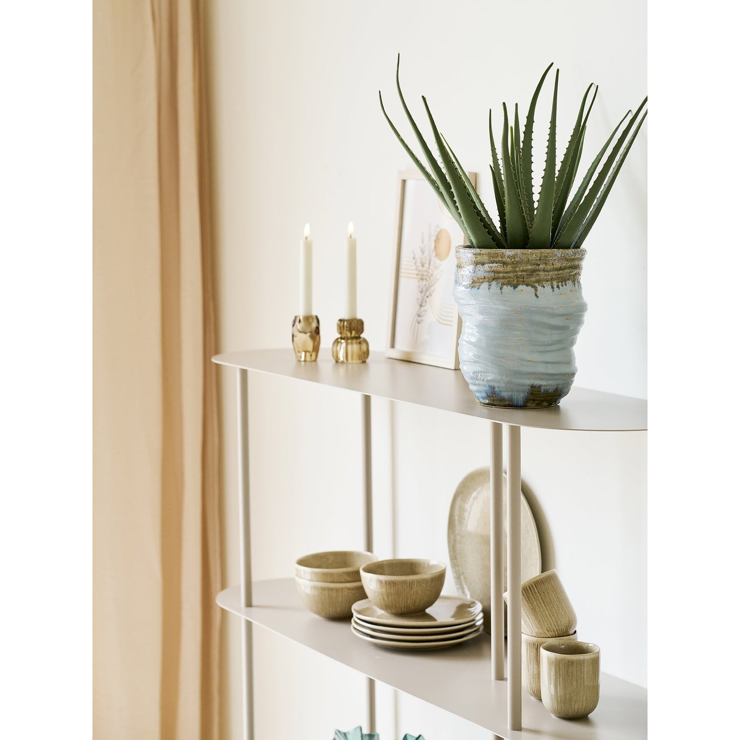 Rieti Asymmetrical Metal Sand Bookshelf, 5 Shelves — 118 × 31 × 139 cm