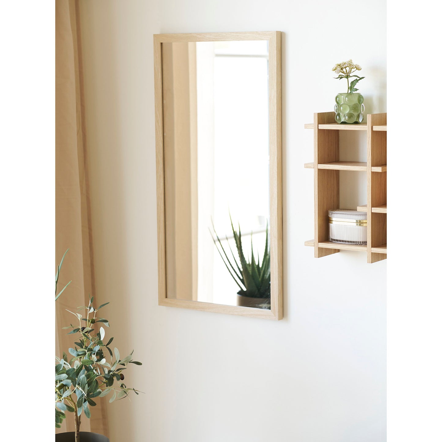 Espelho Scottsdale com Moldura em Madeira Natural — 45 × 75 cm
