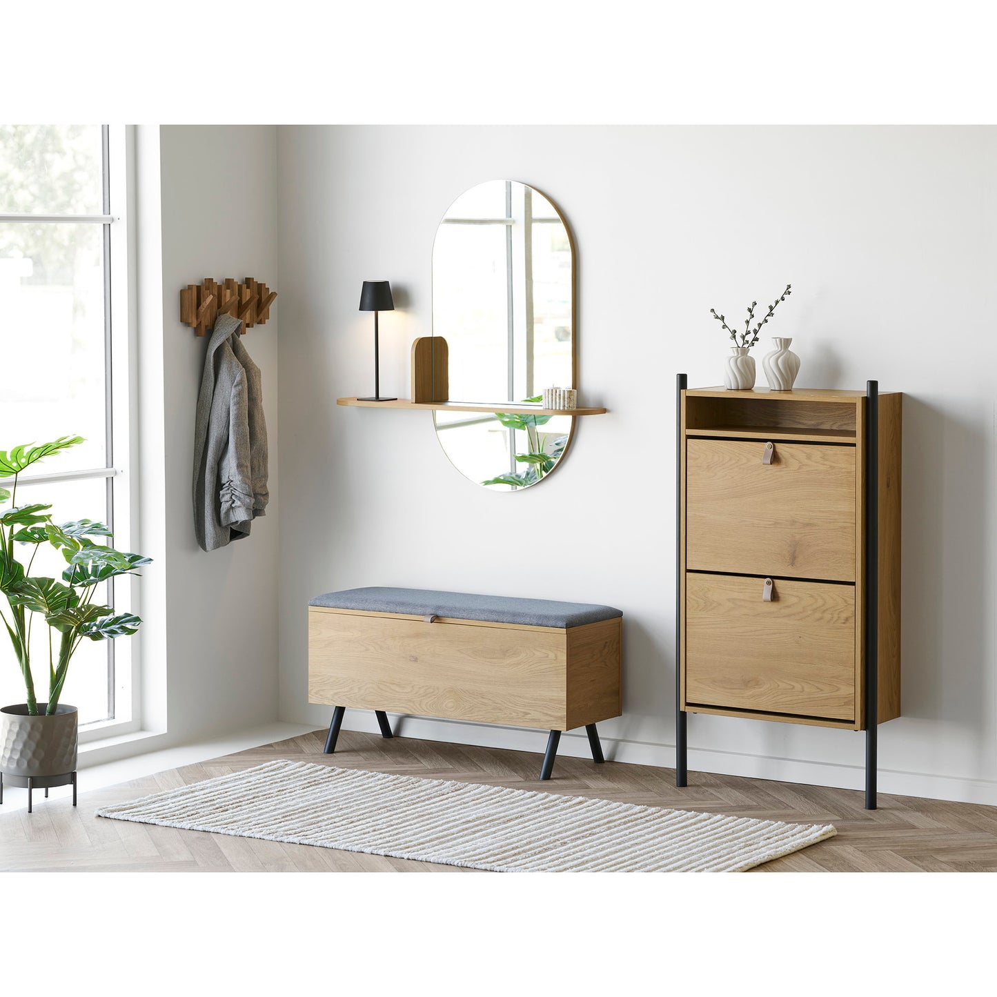 Boat Shoe Cabinet with Oak Effect — 62 × 26 × 118 cm