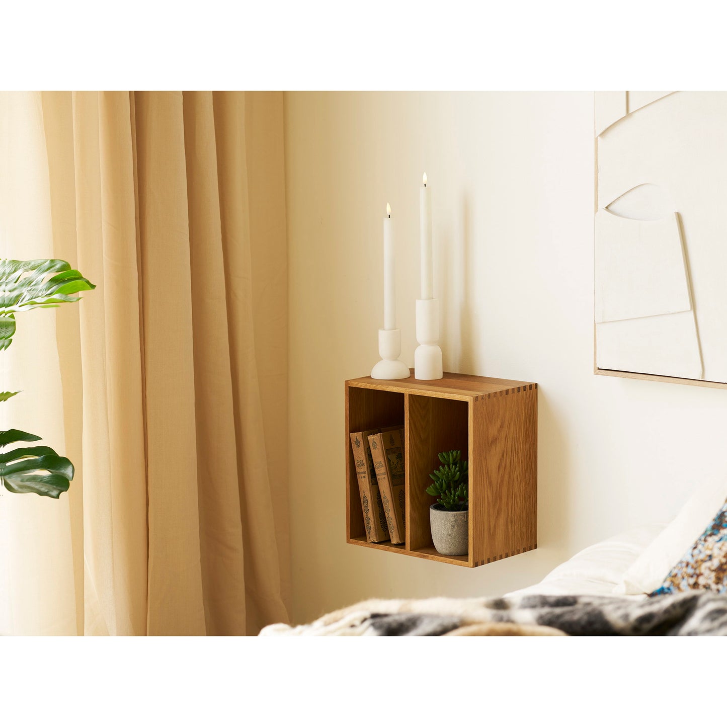 Townsville Wall Shelf in Oak with 2 Compartments — 30 × 18 × 30 cm
