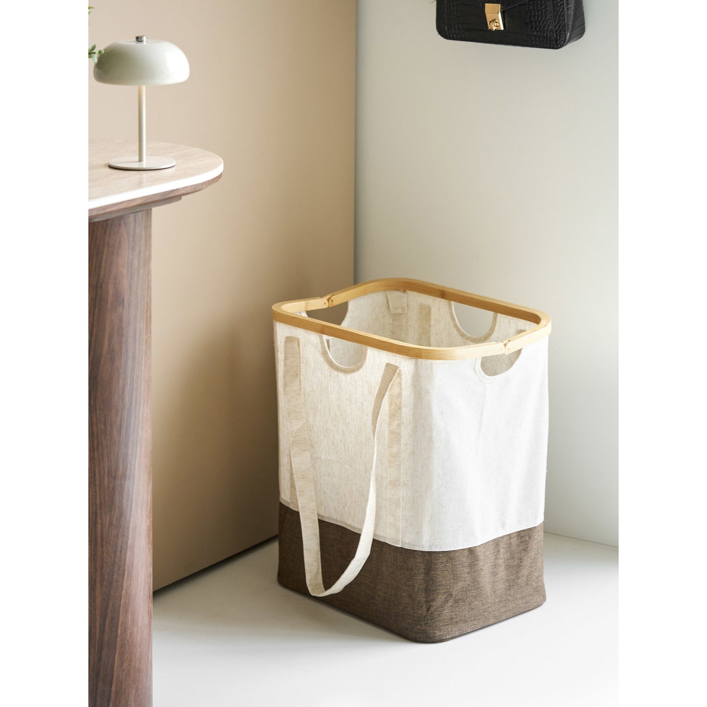 Saco de Roupa Noto com Estrutura em Bambu e Alças, Cru e Castanho — 40 × 30 × 45 cm