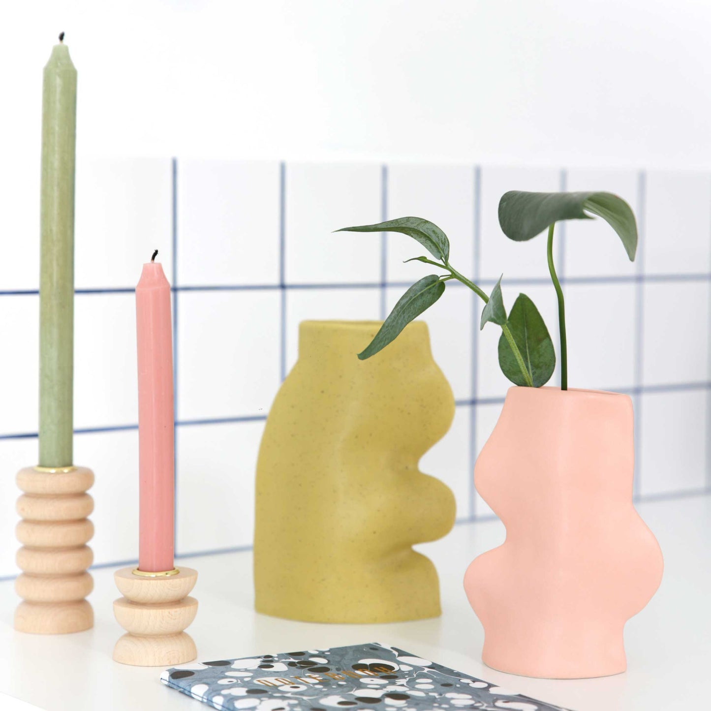 Vaso cerâmico Fluxo Médio Rosa — vista detalhe