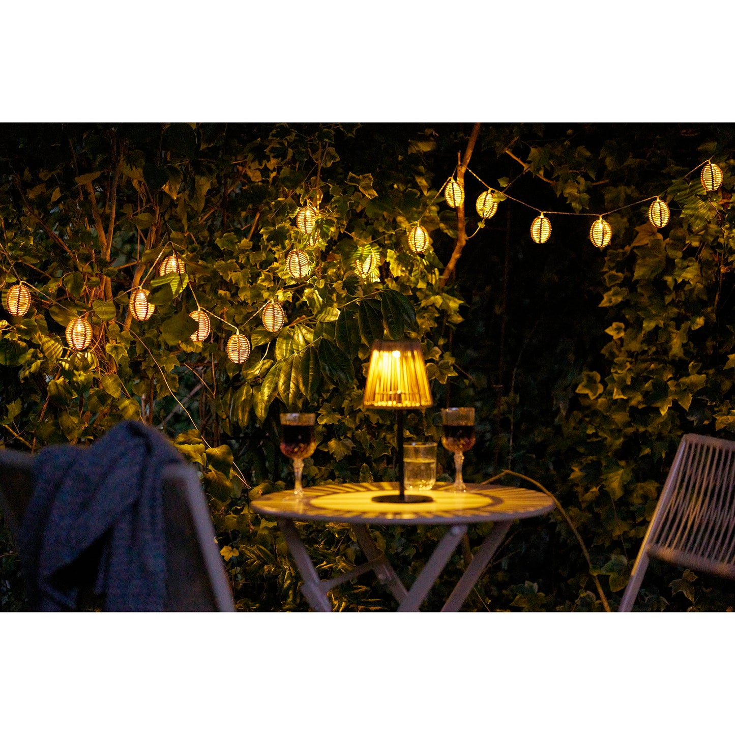 Luz de Cordão Carlisle em Polirratão, Natural e Preto 180 cm