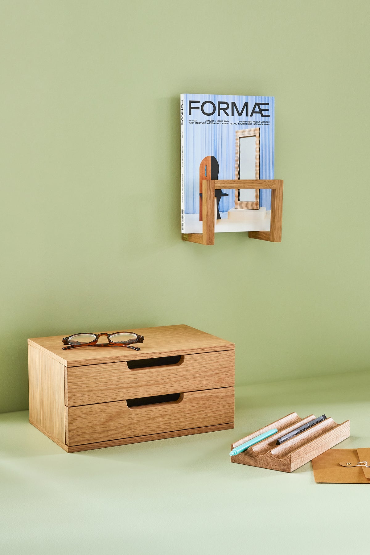 Prateleira de Parede AtHand com 2 Gavetas em Carvalho, Natural — 30 × 20 × 15 cm