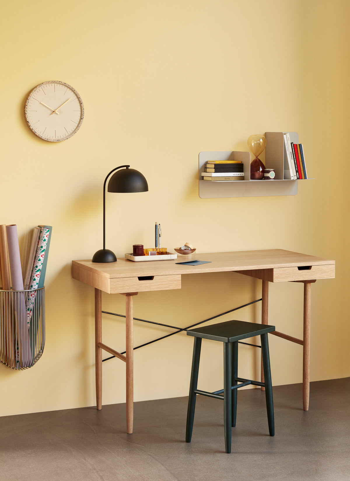 Form Iron Table Lamp, Black — Ø 23 × 48 cm