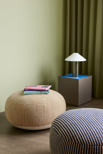 Candeeiro de Mesa Orbit em Vidro Opalino e Ferro, Verde Escuro — Ø 35 × 40 cm