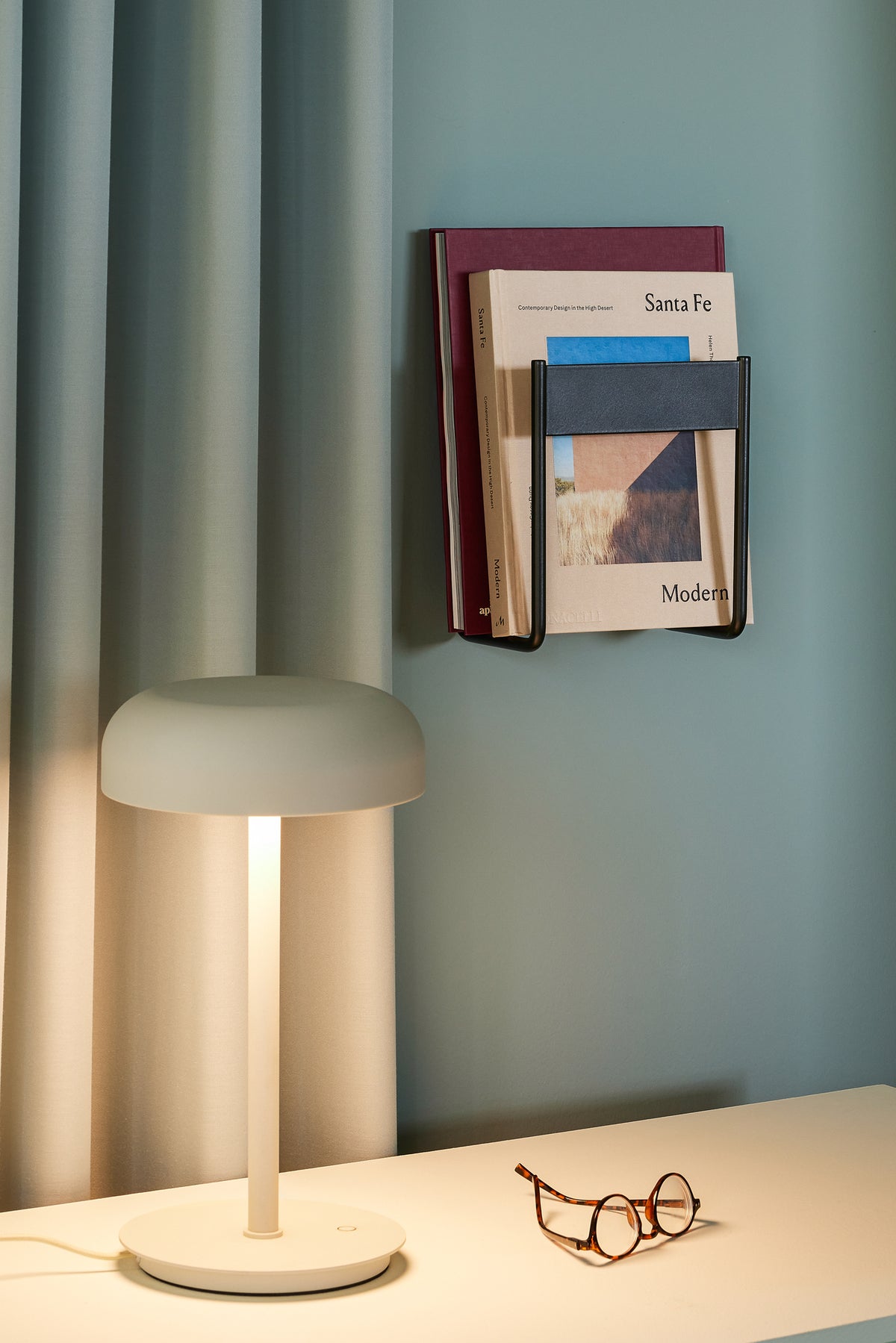 Velo Table Lamp in Iron and Polycarbonate with Dimmable LED, Sand — Ø 20 × 37 cm