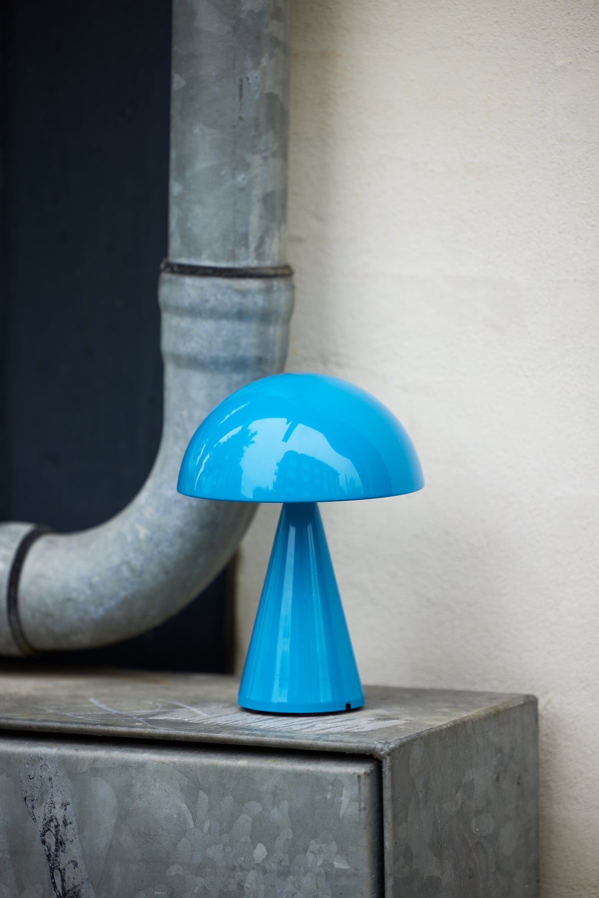 Candeeiro Portátil Mush em Ferro, Azul — Ø 15 × 20 cm