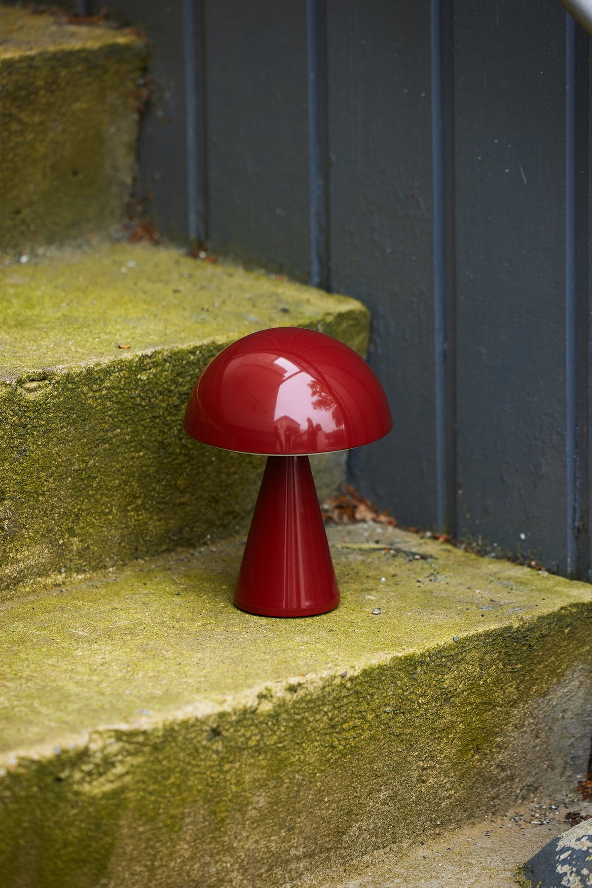 Candeeiro Portátil Mush em Ferro, Vermelho — Ø 15 × 20 cm