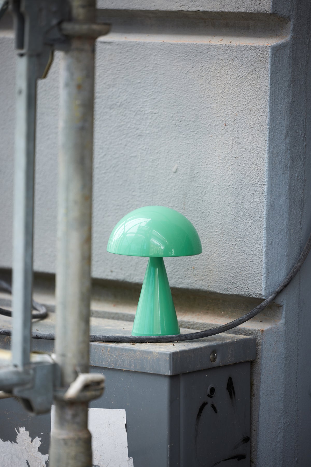 Candeeiro Portátil Mush em Ferro, Verde — Ø 15 × 20 cm