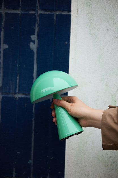 Candeeiro Portátil Mush em Ferro, Verde — Ø 15 × 20 cm