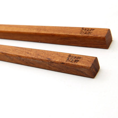Pack de 4 Pauzinhos em Raiz de Teca — 23 cm