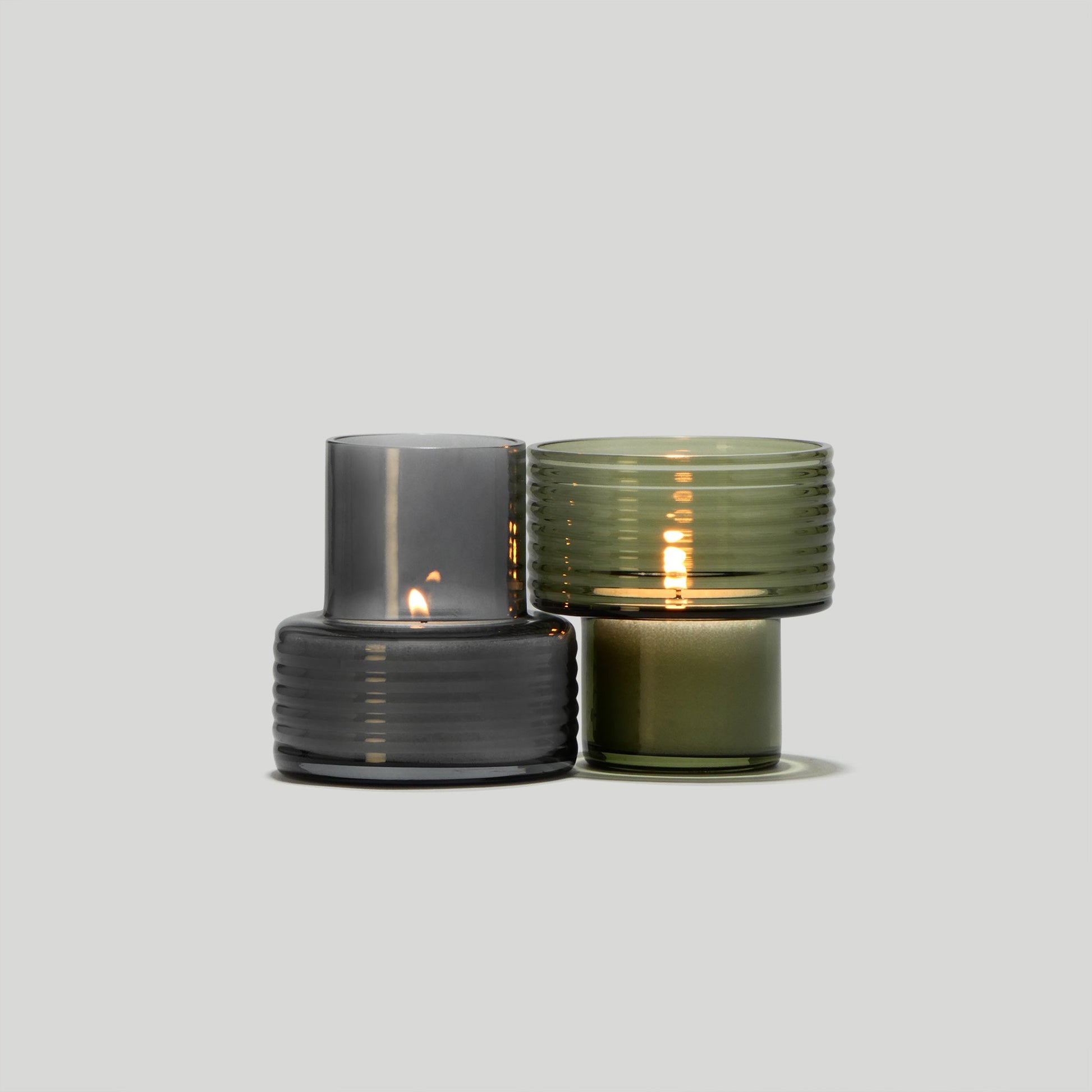 Castiçais GLOW TOGETHER verde fumado — conjunto de 2
