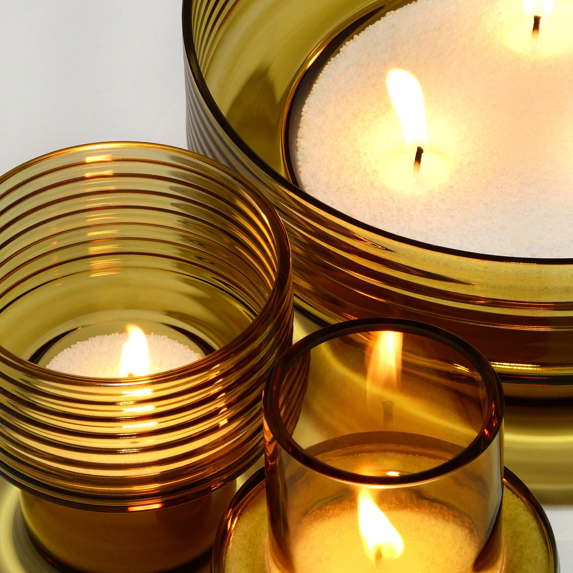 Conjunto 3 castiçais GLOW TOGETHER mostarda — detalhe artesanal