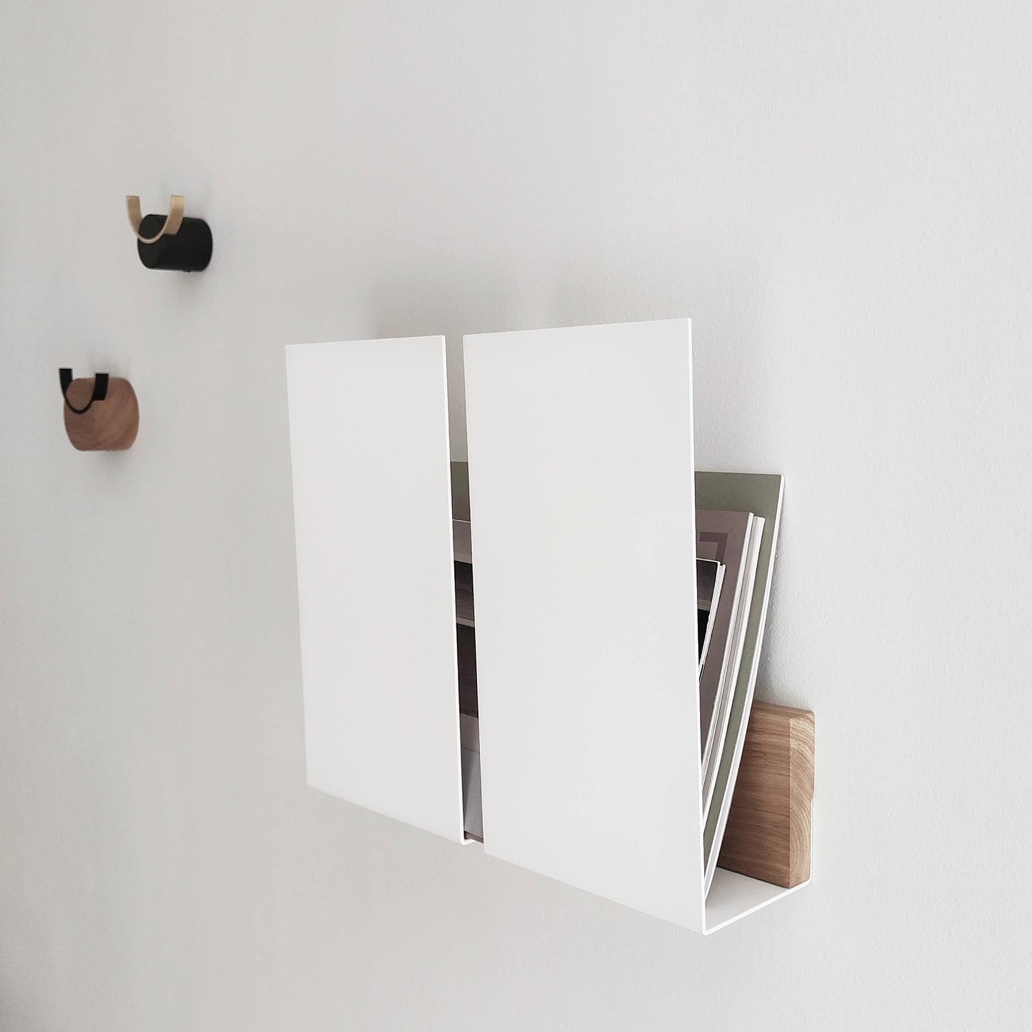 Revistero de pared Faenza – estante flotante para revistas-1