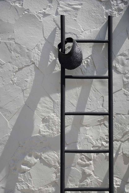 Escada Decorativa Tulum em Teca Preta — 165 cm