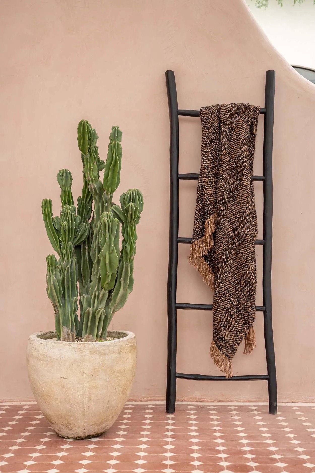 Escada Decorativa Tulum em Teca Preta — 165 cm