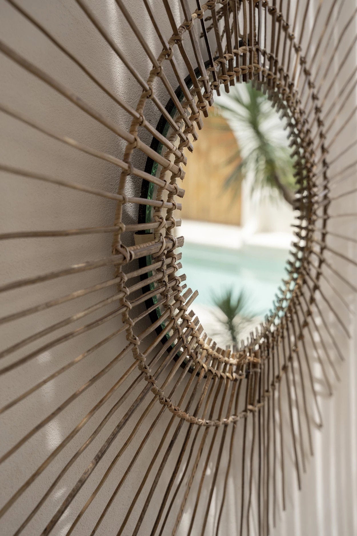 Espelho Tropical em Rattan Natural — L