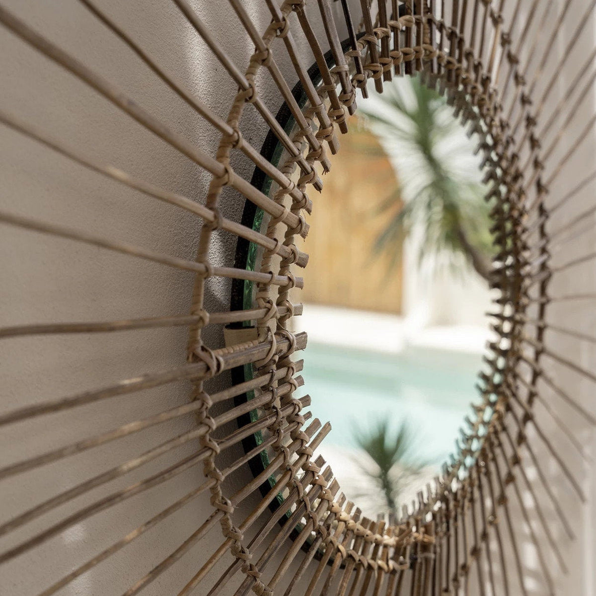 Espelho Tropical em Rattan Natural — L