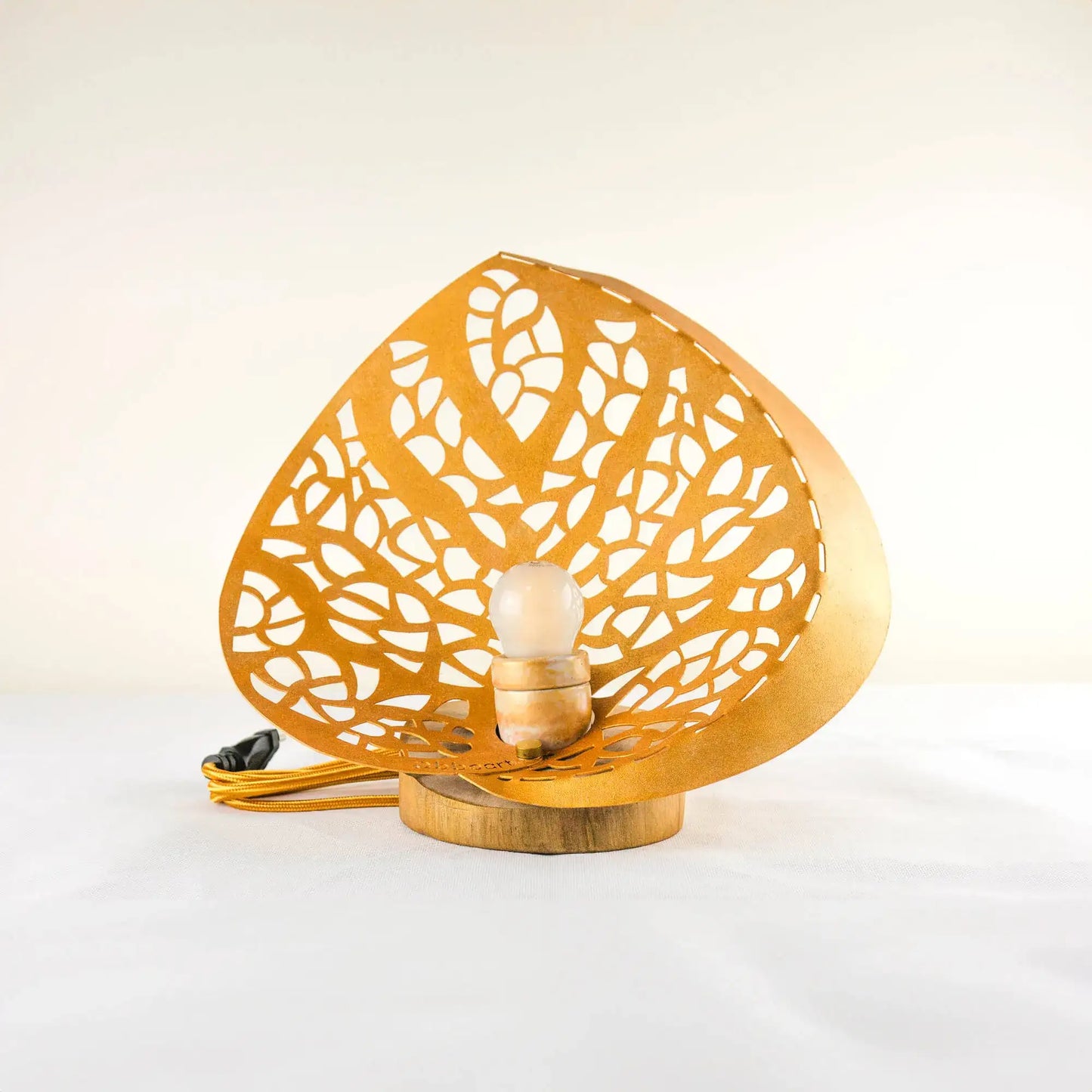 Candeeiro Begoña — Elegância Artesanal