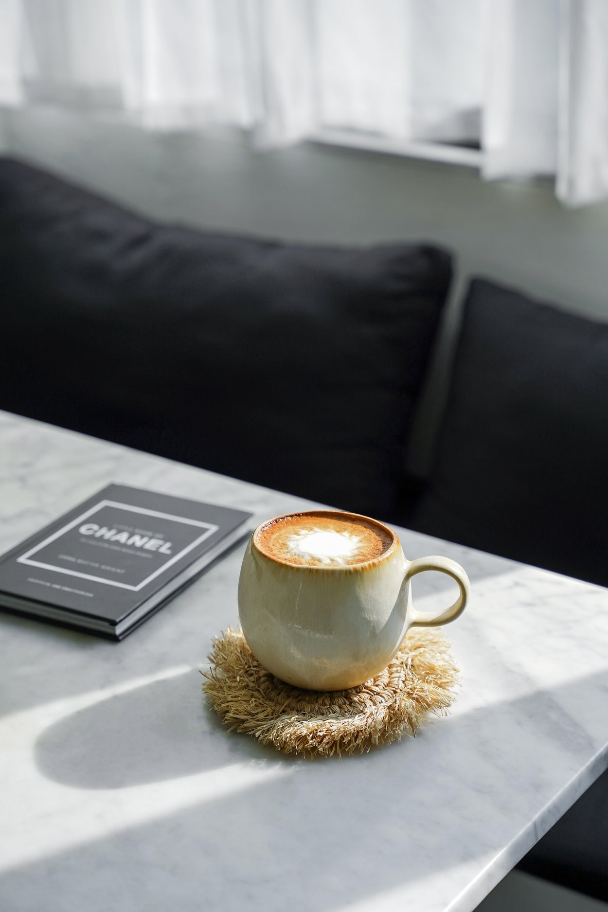 Cascais Stoneware Mug with Caramel Rim — L