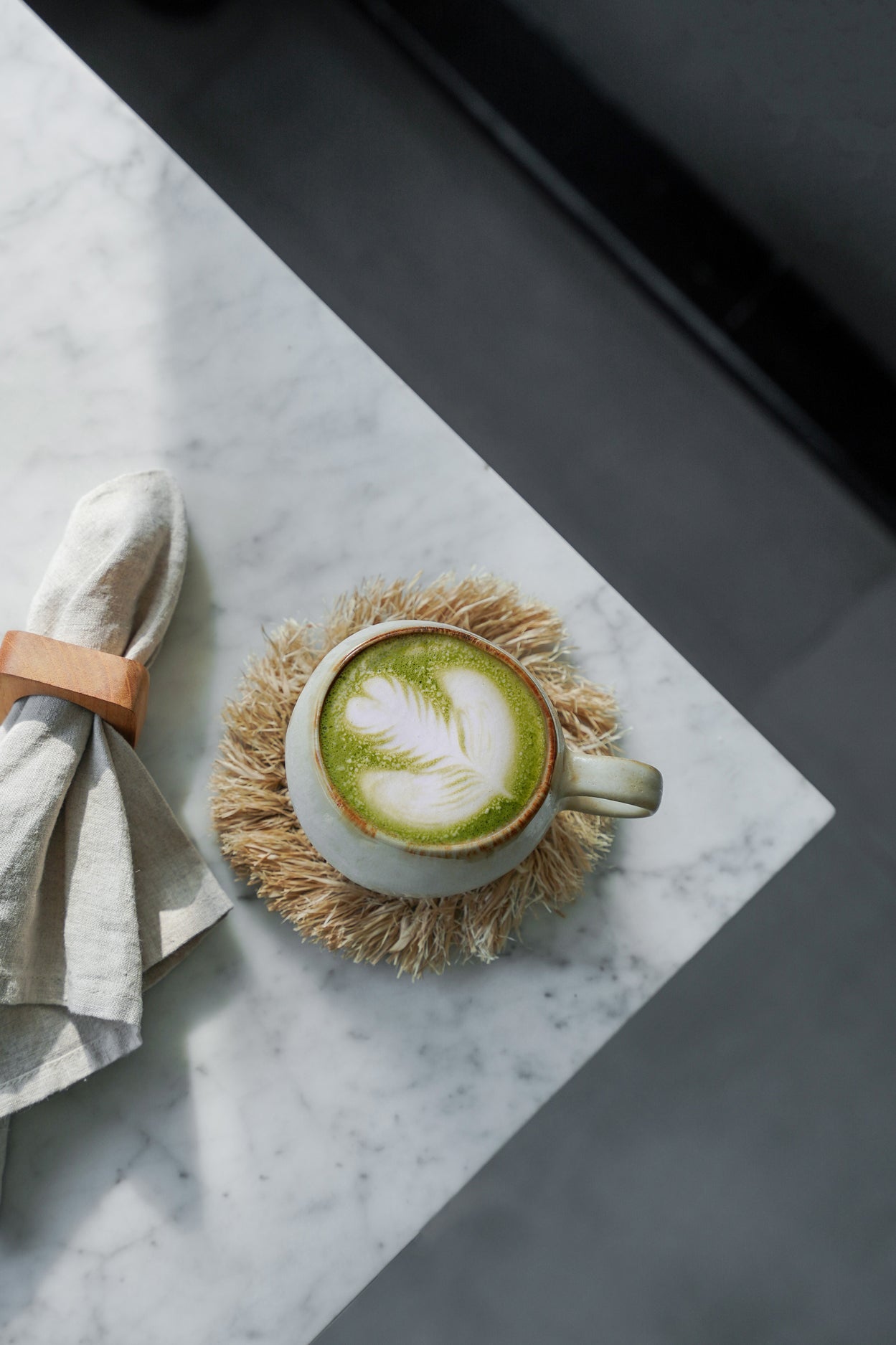 Cascais Stoneware Mug with Caramel Rim — L
