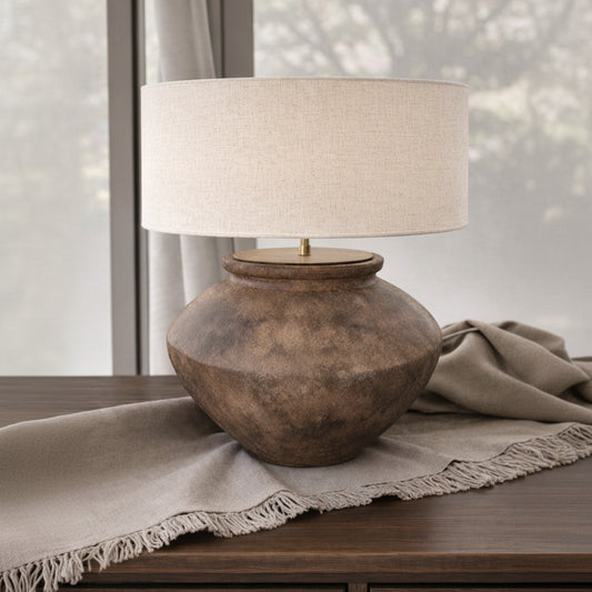 Candeeiro Terra Calm — cerâmica artesanal acesa
