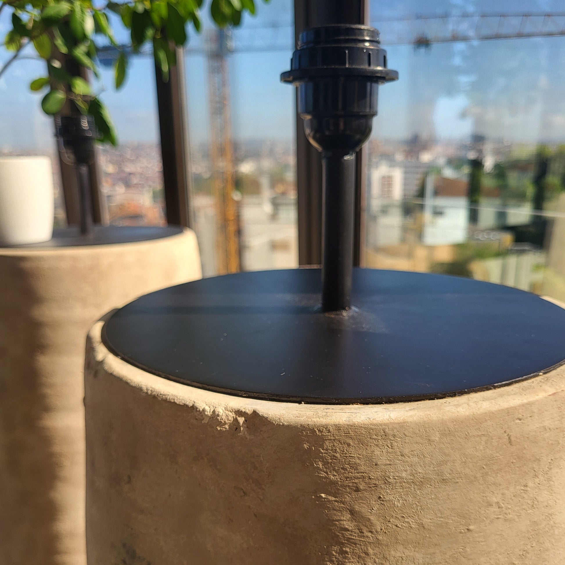 Candeeiro Ela n37 — em ambiente de sala