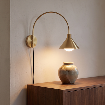 Aplique de Parede Pipe em Vidro e Ferro, Latão — 55 × 20 × 40 cm — ambiente