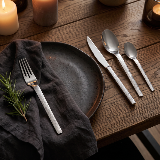 Conjunto de Talheres Mano em Aço Inoxidável 18/10 Texturado, 16 Peças — ambiente